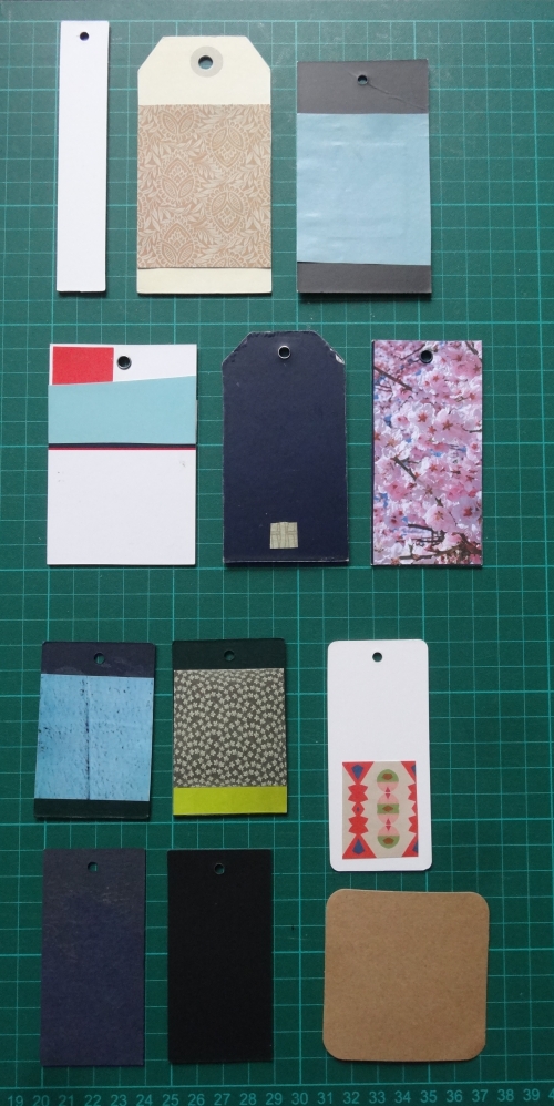 Une collection d'étiquettes