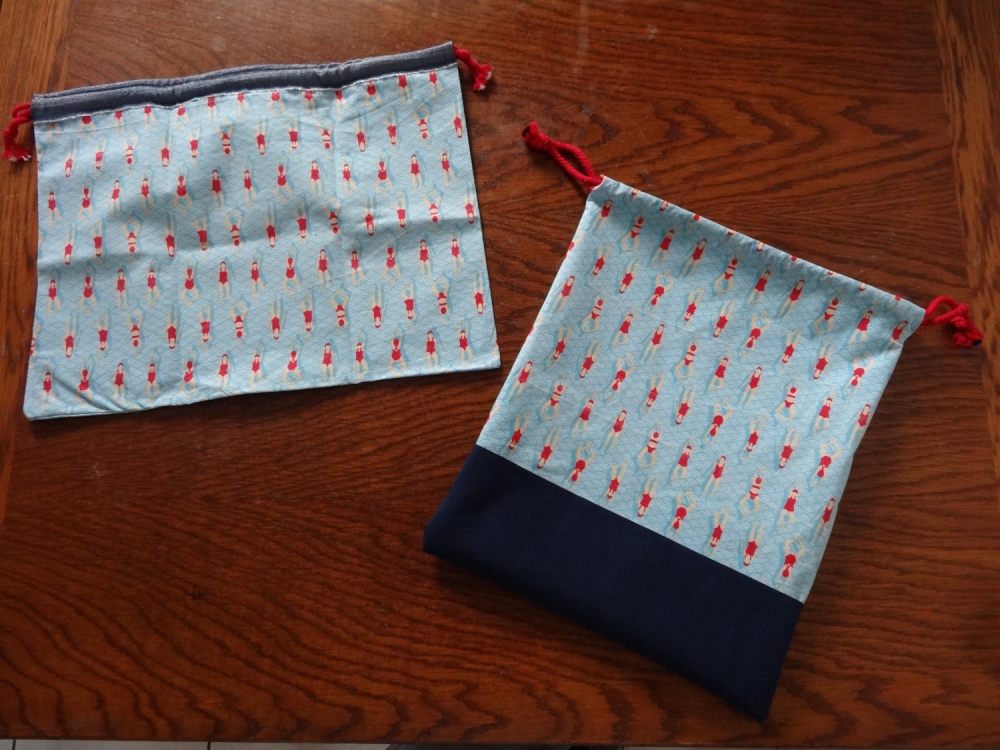 Deux pochettes en tissu